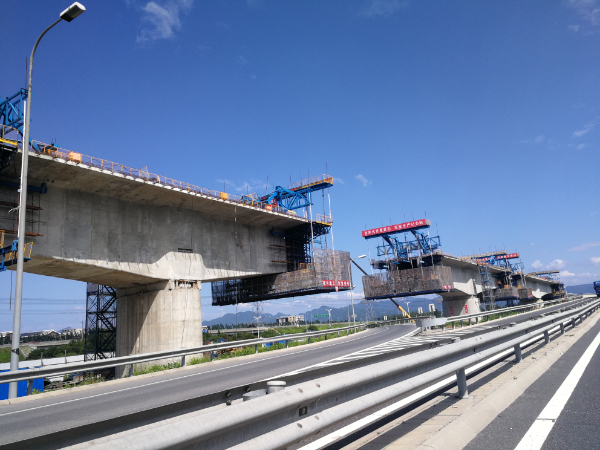 中交三航局交建公司京沈高铁十一标挂篮杆件租赁业务