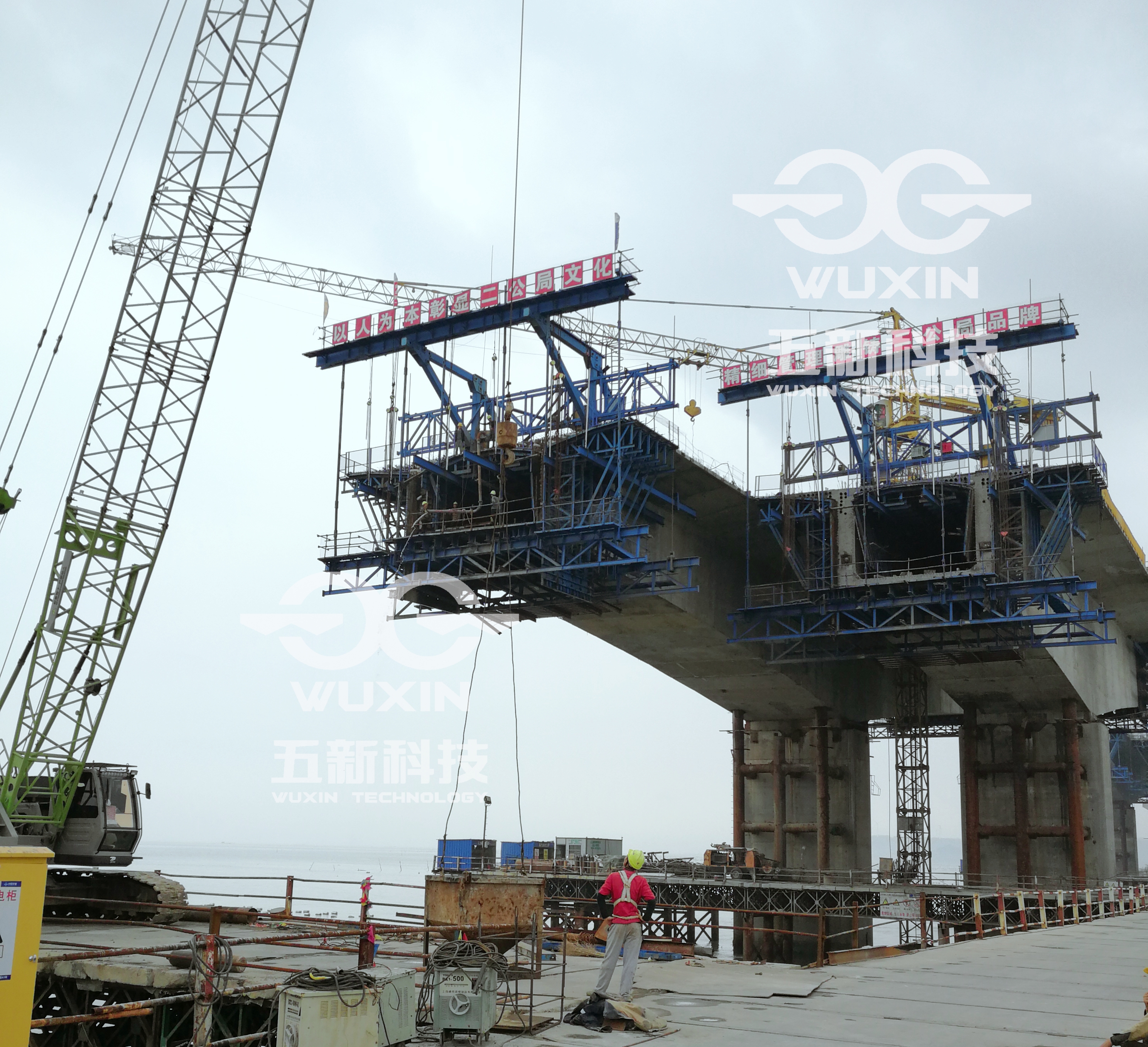 中交二公局漳江湾大桥110104_副本.jpg